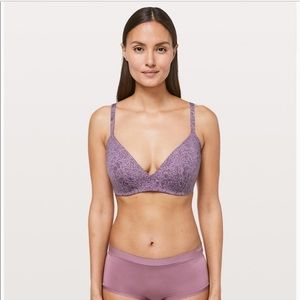 LULULEMONs Take Shape Bra BRAND NEW WITH TAGS